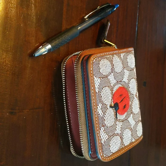 Coach Wallet - Picture 7 of 8